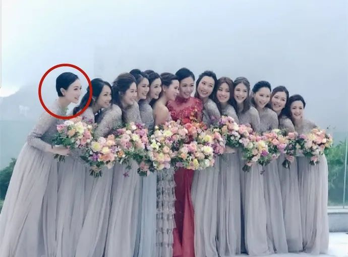 出身豪门又作为珠宝设计师的霍思纬,打扮自成风格,品味高级,加上气质