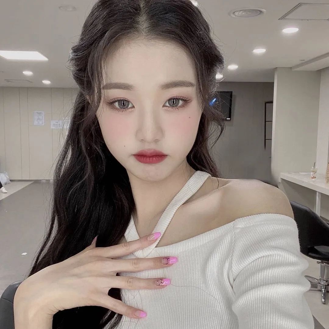 16岁身高171cm腿长直逼190的李光洙难怪这位中韩混血拍照都要p短腿