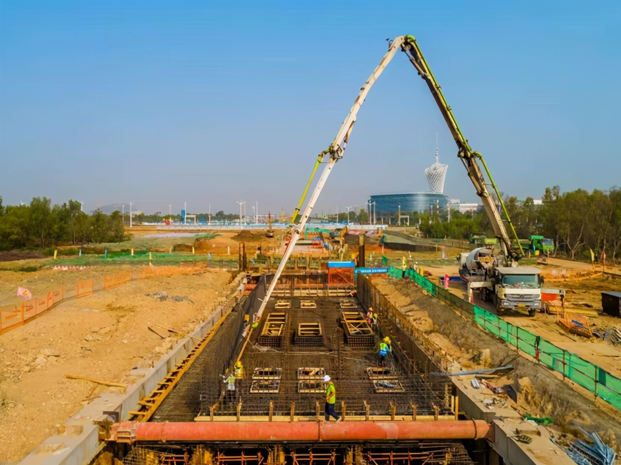 东湾大道正在建设中