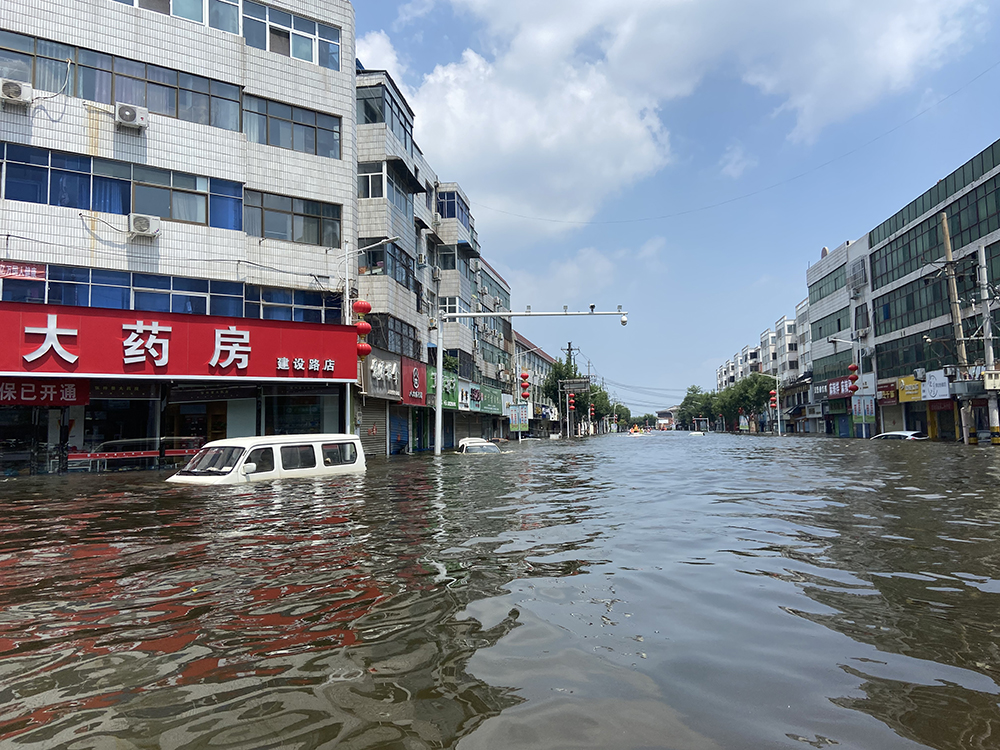 水位上涨,淹没了卫辉大片城市街区.本文图均为澎湃新闻记者 赵思维 图