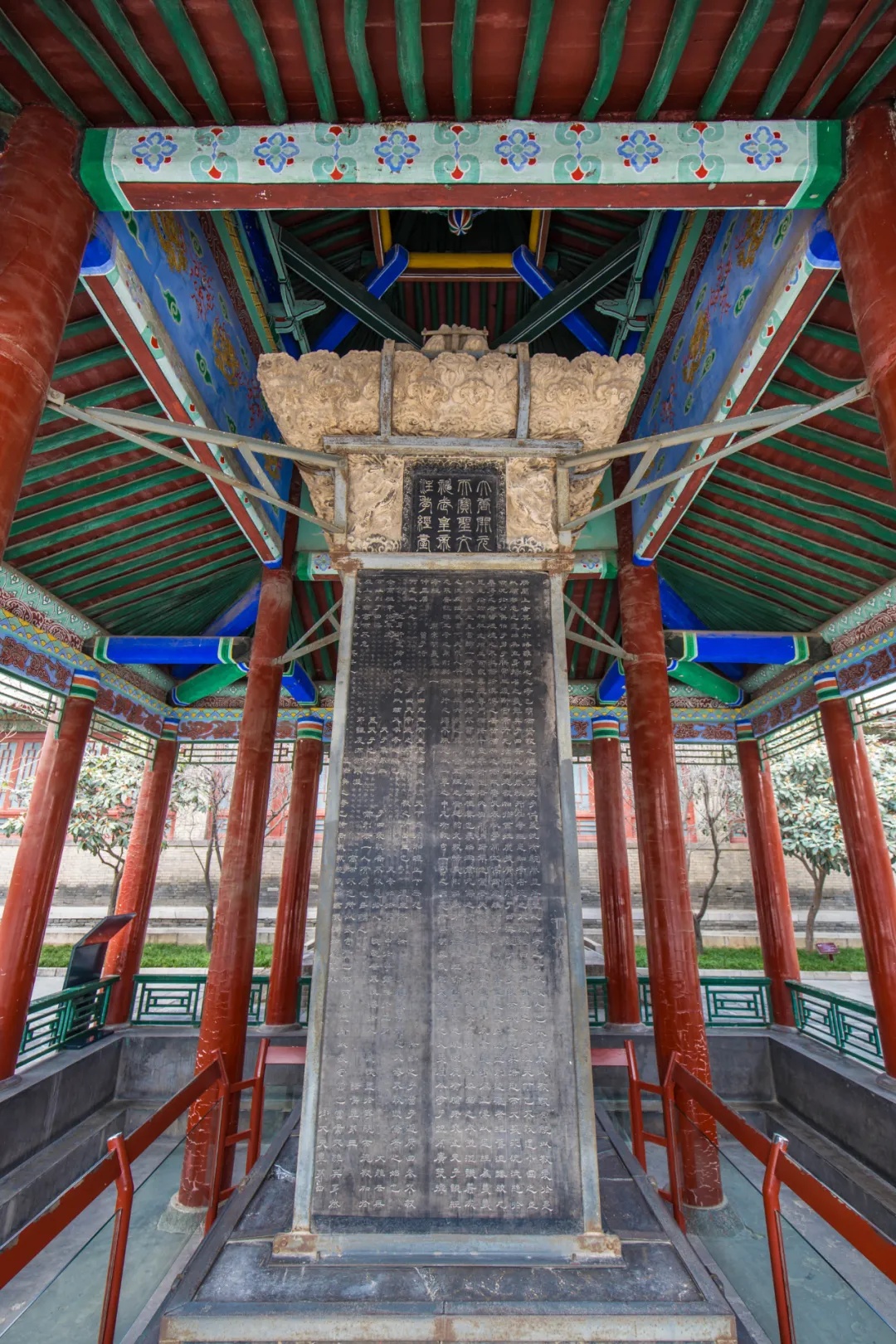 "它是全宇宙已知范围内,收藏名碑墓志第①多的地方"正如西安碑林博物