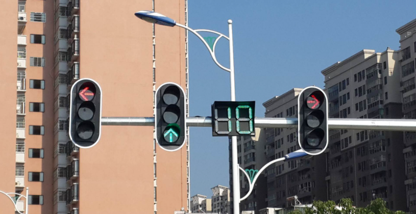 红绿灯显示18秒的图片图片
