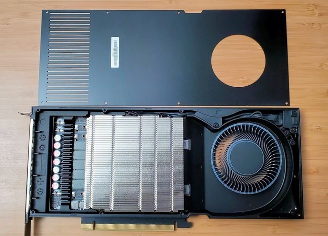 将万元级显卡大卸八块 内部结构竟然长这样