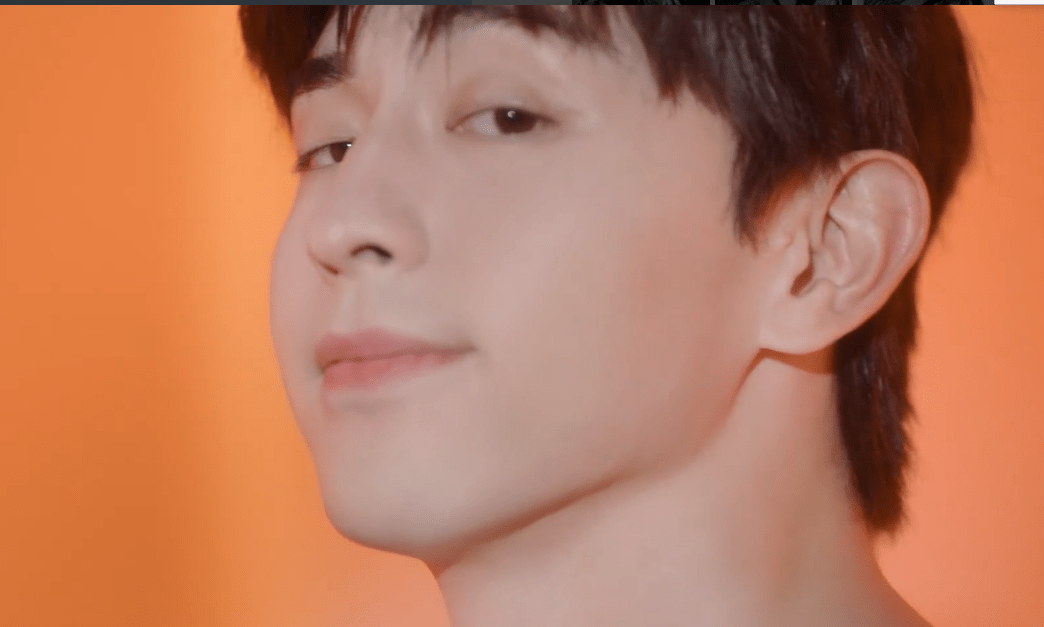 邓伦七夕大片上演倾心抹唇杀是心动男友没错了