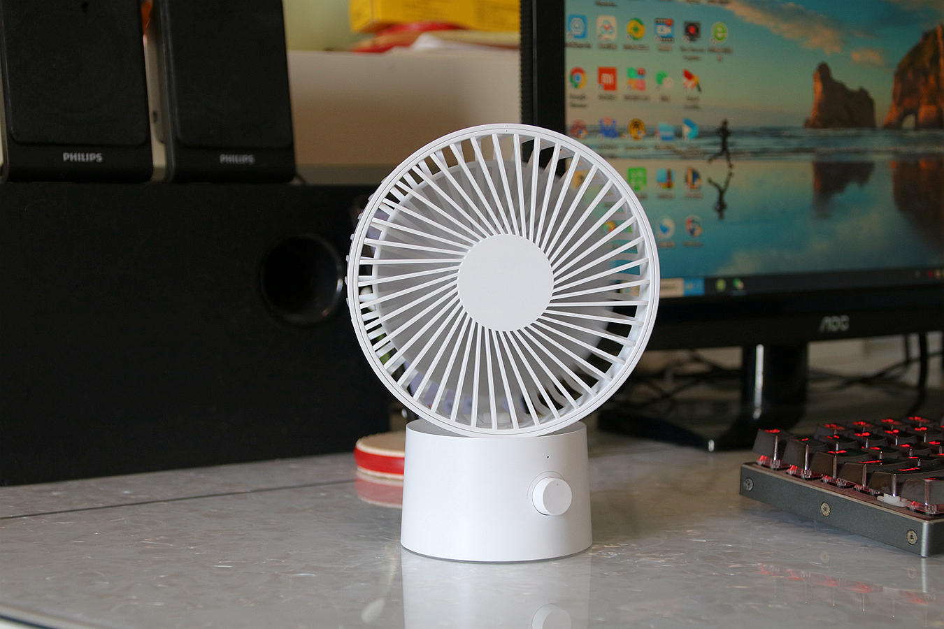 使用时它是桌面上的小风扇,闲置时它就是一件艺术品