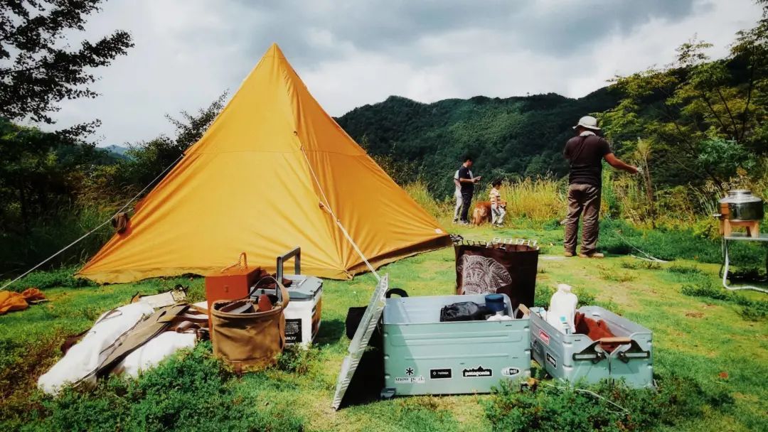 花钱上不封顶 "搬家式露营"有多火?_凤凰网科技_凤凰网