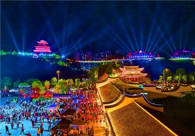 沙县传统技艺小吃一条街——文昌街夜景 图/许琰