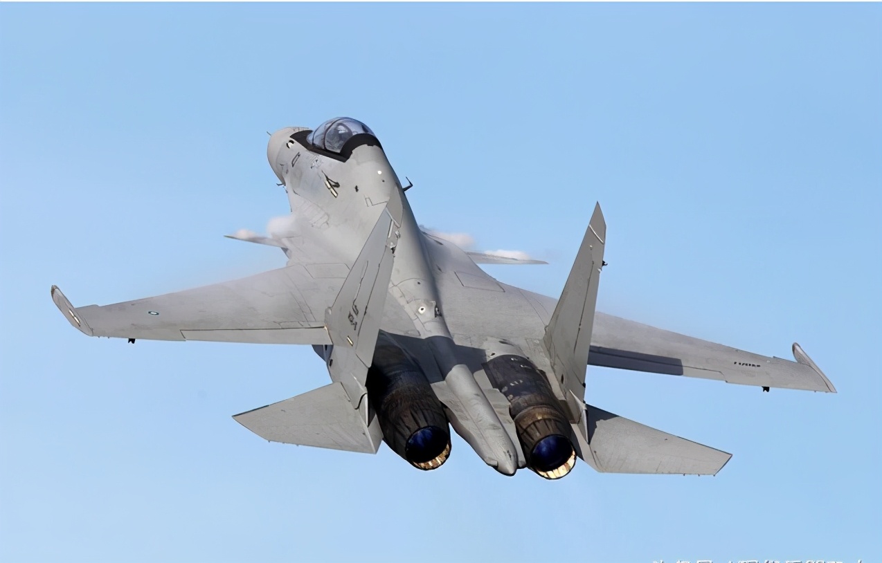 苏-30飞跃美军航母,马来西亚替俄罗斯完成了这个心愿!