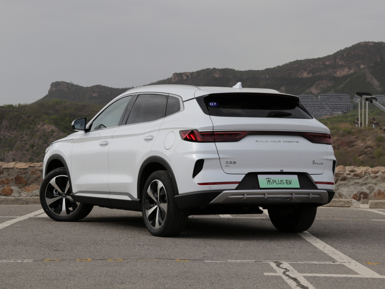 20万元以内纯电优选suv "佩刀上阵"的比亚迪宋plus ev了解一下_凤凰网