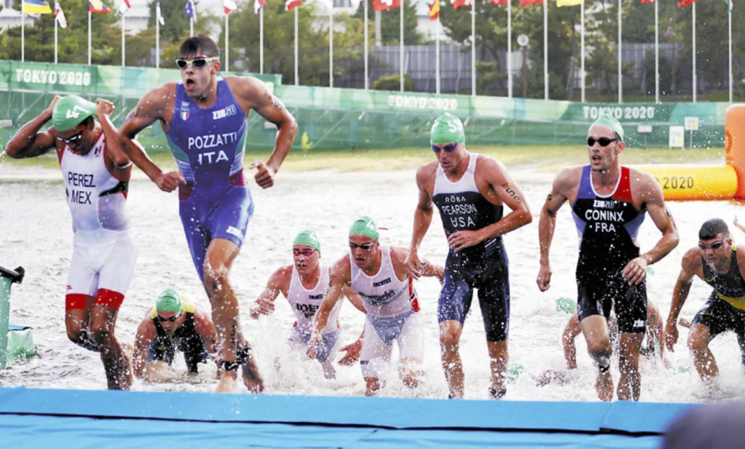 东京铁人三项在"粪水"中进行,水域污浊恶臭,运动员都yue了?