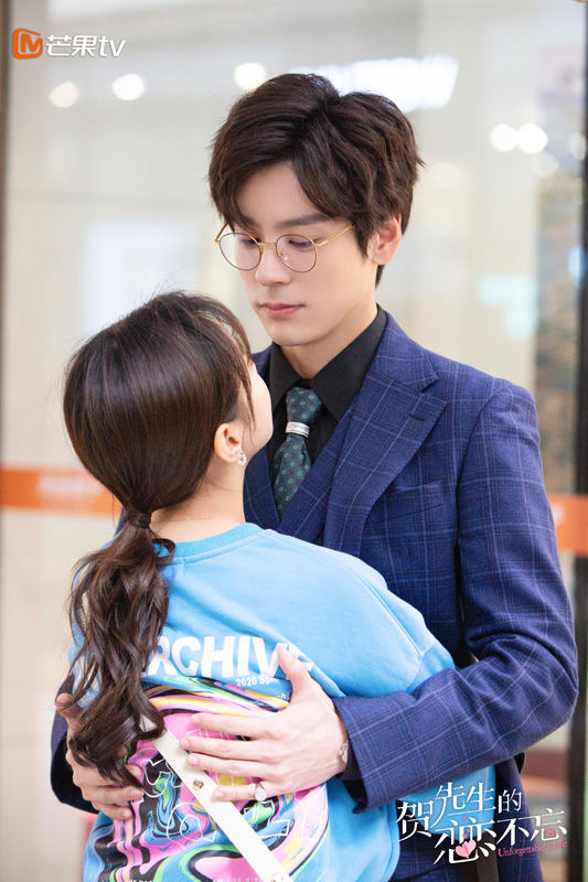 《贺先生的恋恋不忘》正在热播 魏哲鸣胡意旋逆时针恋爱故事接近尾声