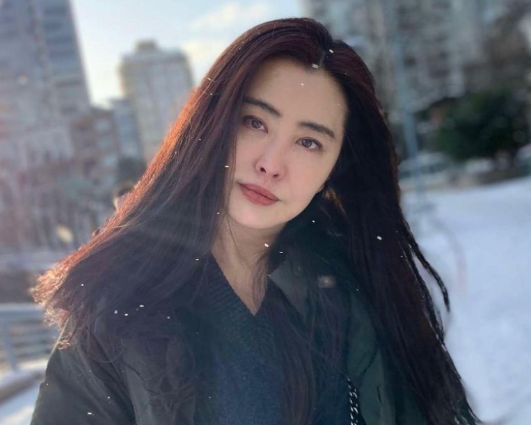 中国ins粉丝排行榜_INS粉丝数排行榜!C罗半年涨粉5000万!前十中,卡戴珊家族占三位