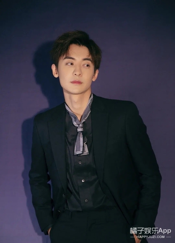 还记得一年级里的张昊玥吗两位大佬为她互掐