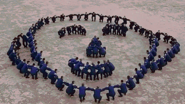 很欢乐！百名消防玩“萝卜蹲”花式练体能