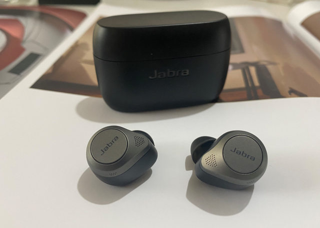 Jabra Elite 75t真无线蓝牙耳机开箱体验：戴在耳朵上轻如纸翼__凤凰网