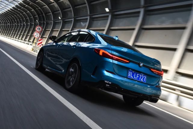 20来万买进口宝马280牛米无框车门太拉风了吧