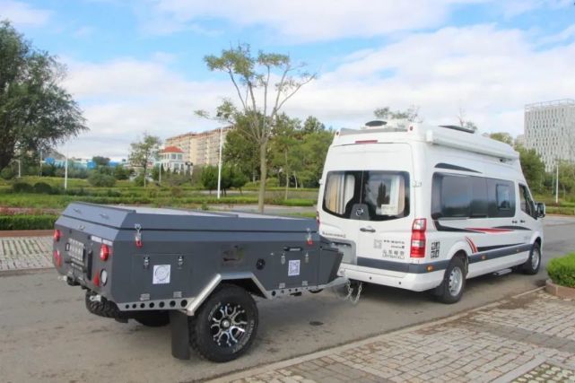 29南昌房车展:小巧灵活,简单便携,嵘野越野式拖挂房车__凤凰网