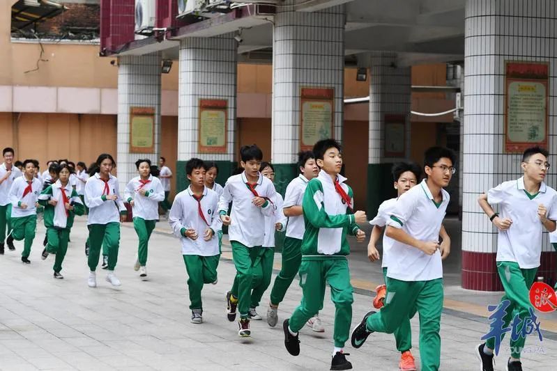 资料图:广州市第三十三中学在上体育课羊城晚报全媒体记者 林桂炎 摄