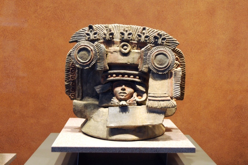 相对于其它两大文明:玛雅文明与印加文明,阿兹特克文明似乎离我们更加