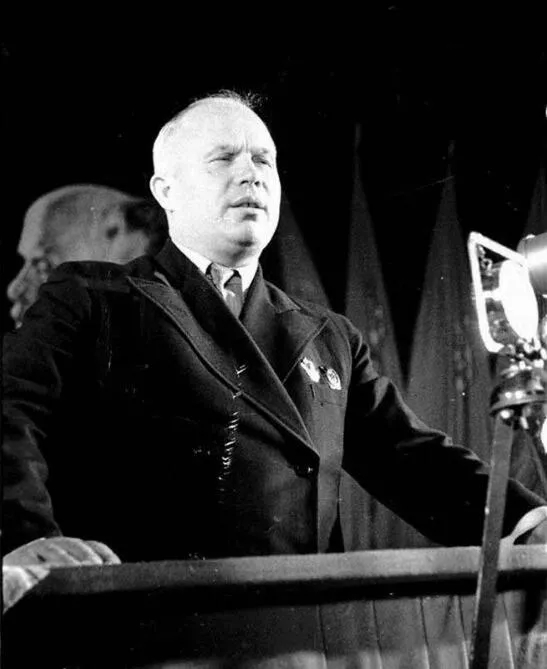 上图_ 尼基塔·谢尔盖耶维奇·赫鲁晓夫(1894年4月17日-1971年9月11日),苏联党和国家最高领导人