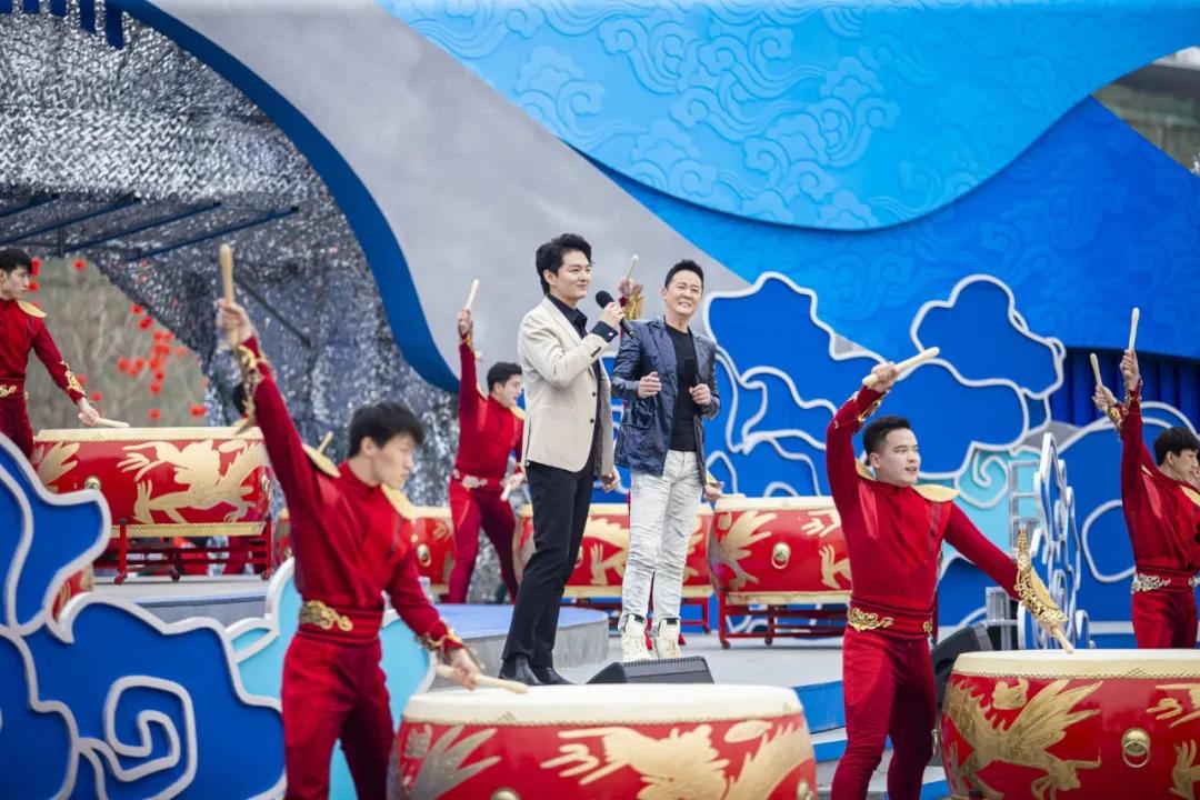 中央广播电视总台"心连心"艺术团到雄安新区慰问演出 __凤凰网