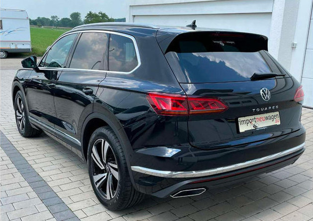 大众全新途锐到店实拍,搭载3.0t v6引擎动力强劲