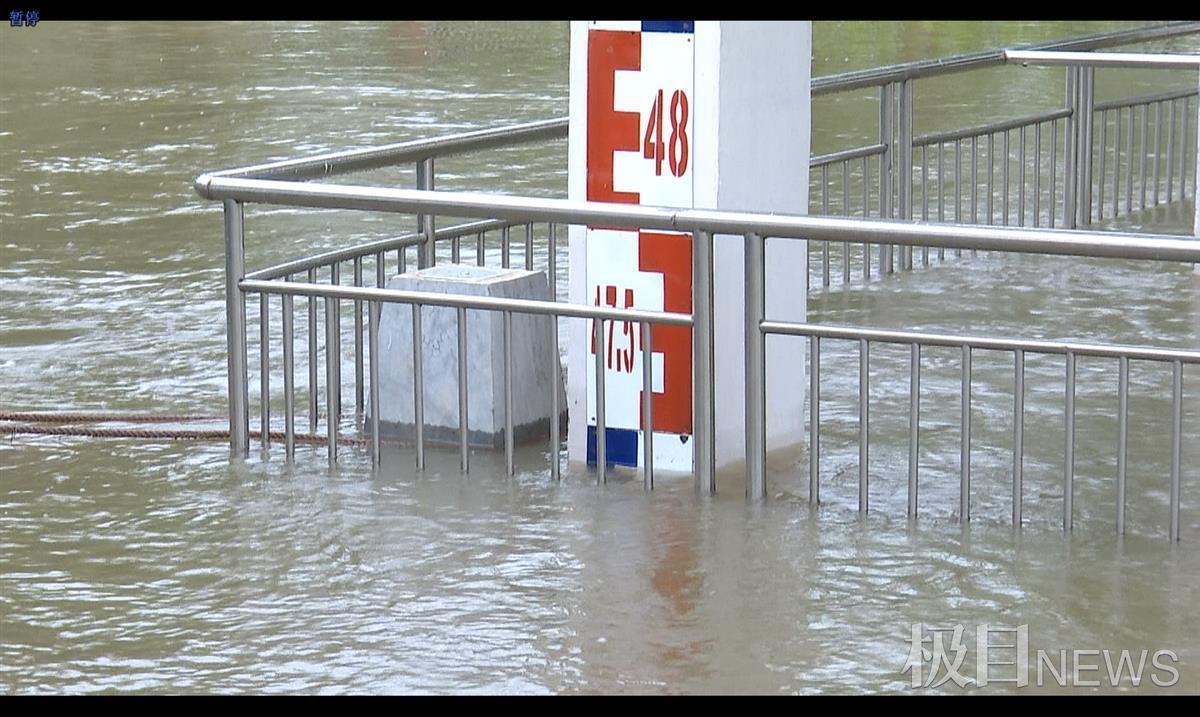 洪峰过境湘江 加高防洪堤为长沙筑起“安全墙”