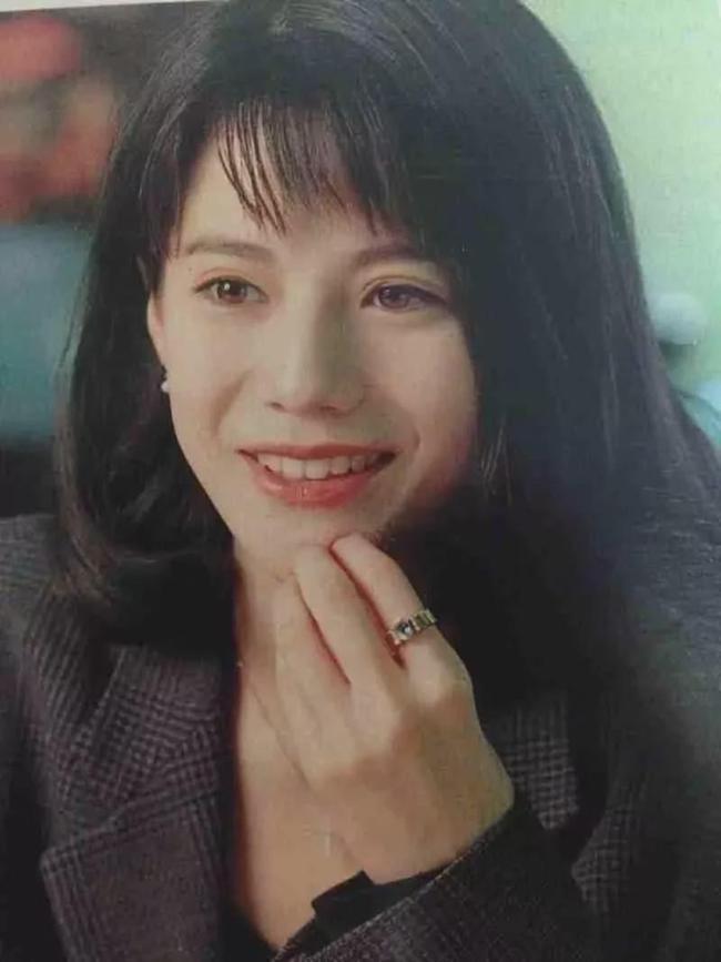 营销遍地都炒不红百合cp她被姬圈追着喂饭吃却和直男秀恩爱