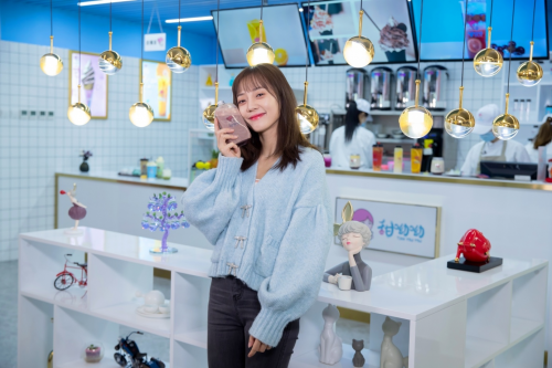 甜呦呦奶茶品牌代言人:影视演员 宋沐心