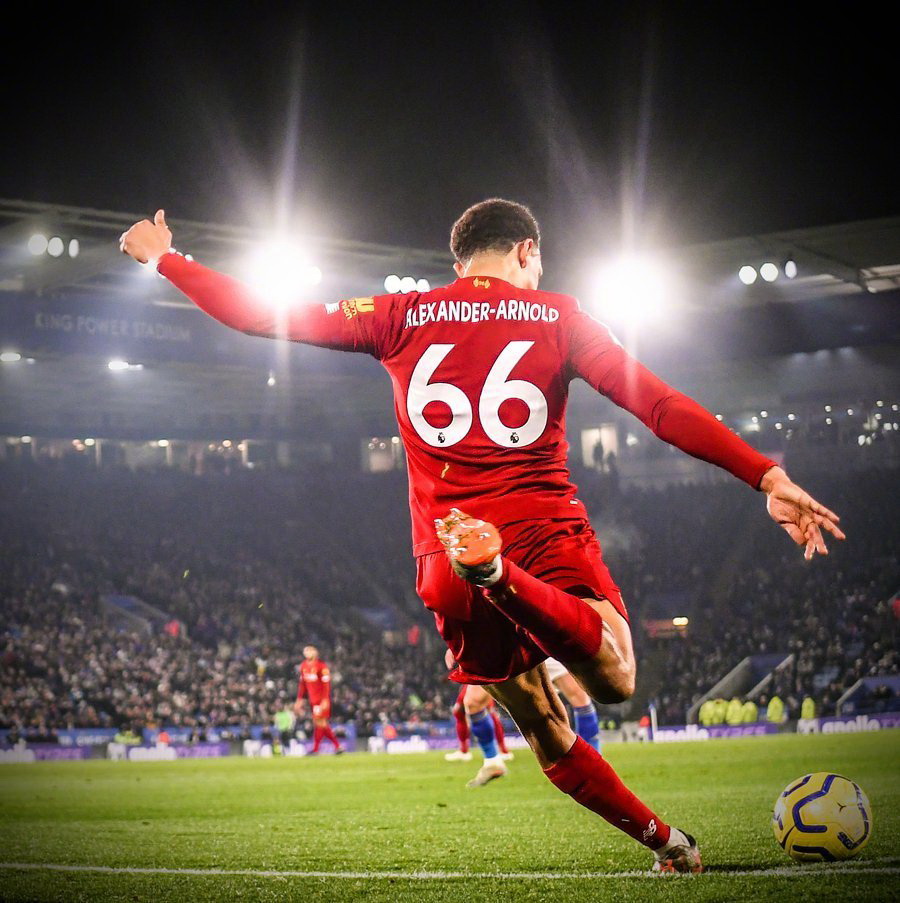 利物浦阿诺德加薪续约!和范迪克,萨拉赫,马内,菲米并肩顶薪__凤凰网