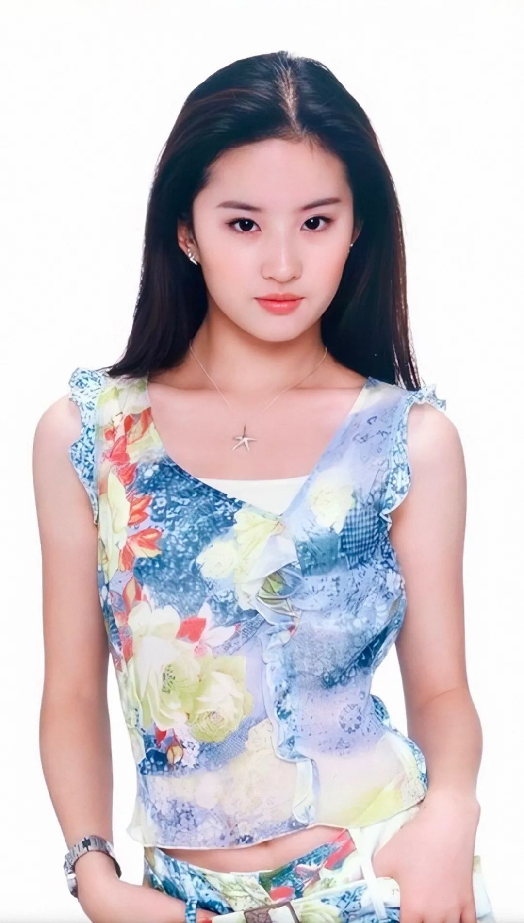 被刘亦菲最新生图吓哭了好好的一张天仙颜怎么这样糟蹋