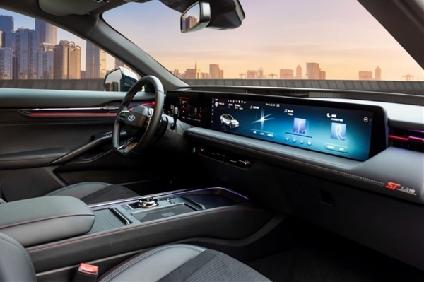 福特EVOS树燃油车智能新标杆!新车新门面 长安福特数字展厅全面焕新升级