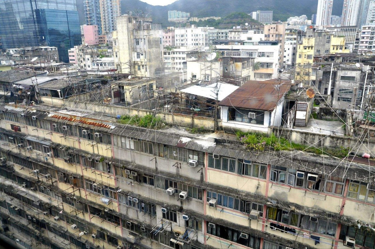 香港窮人區有多窮?紀錄片揭露殘酷真相,廚房和衛生間同在一處!