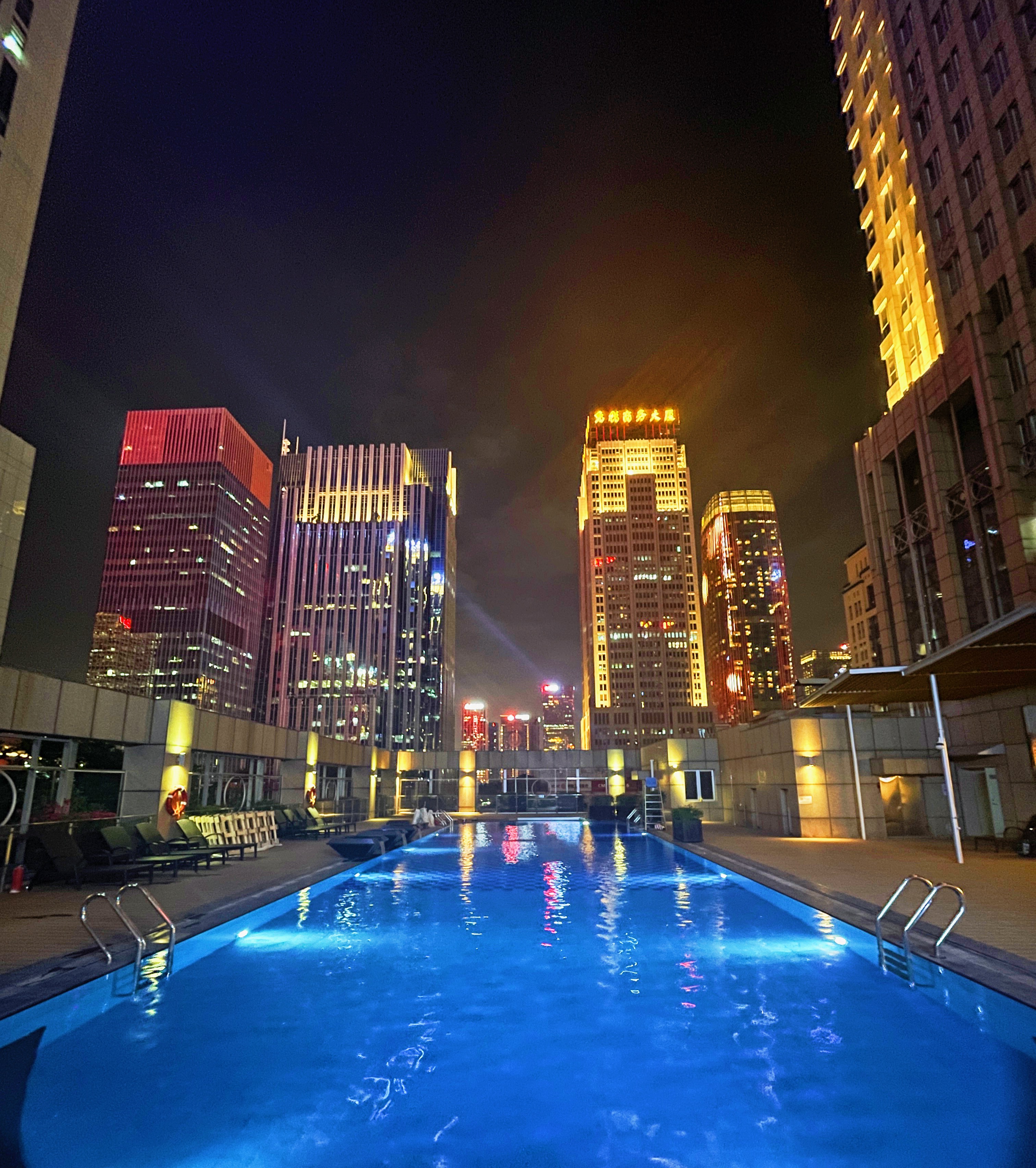 深圳好日子皇冠假日酒店:桌游畅玩住房特惠__凤凰网