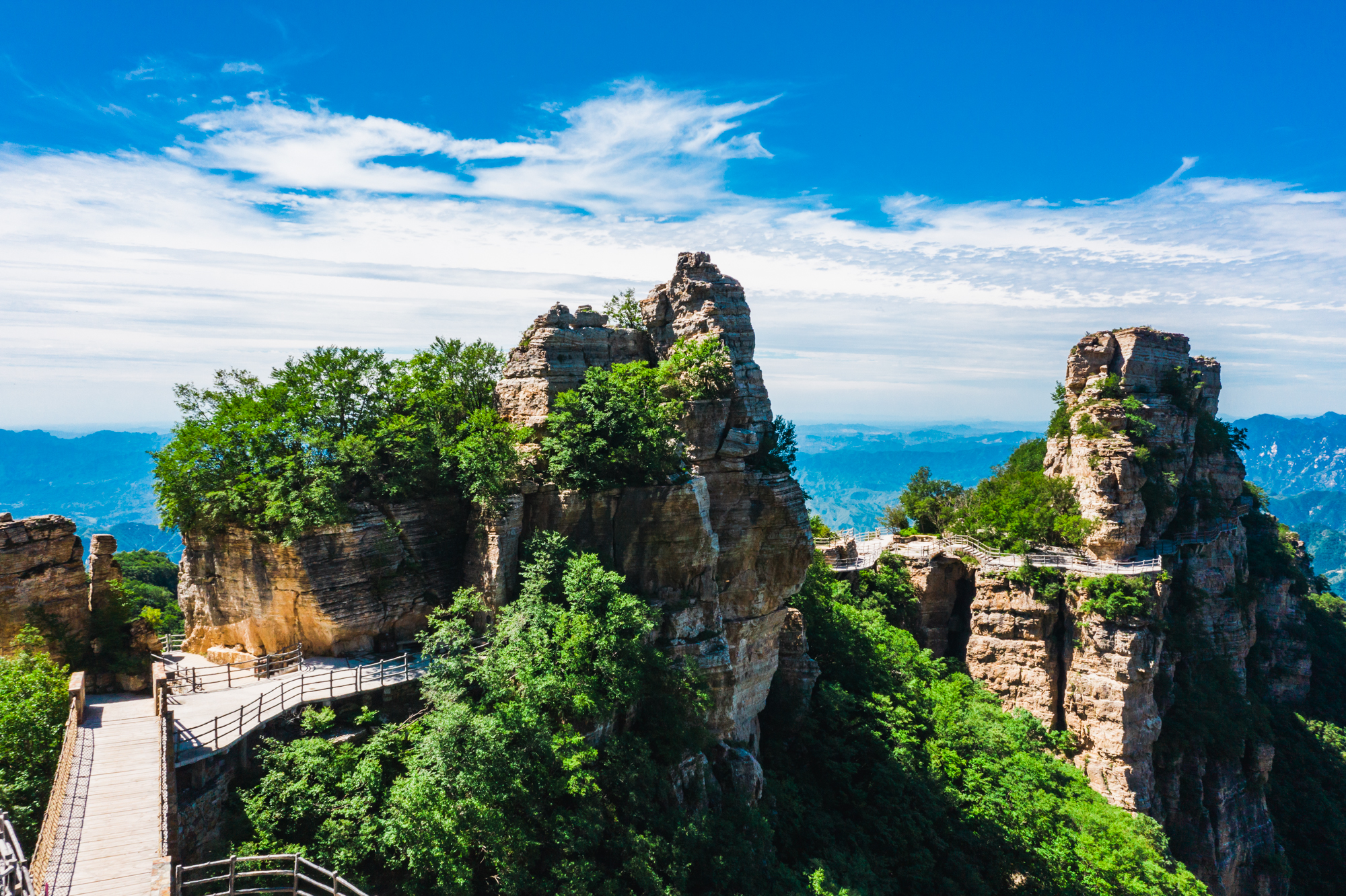 太行山似海,波澜壮天地.