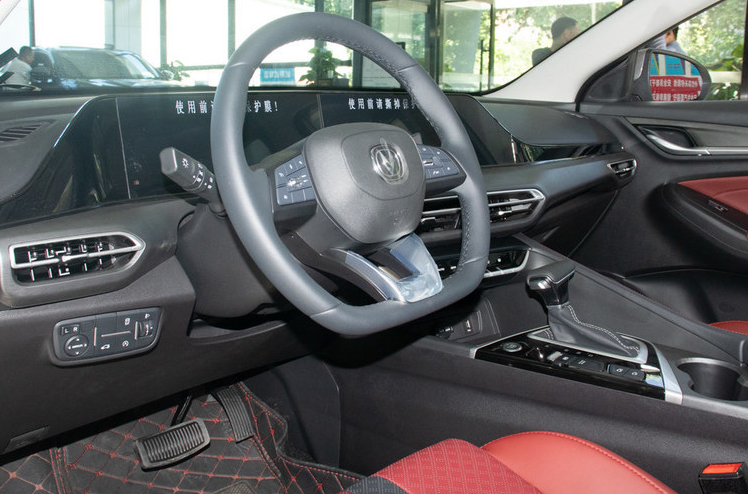 到店看21款逸动plus,感受下销冠的实力