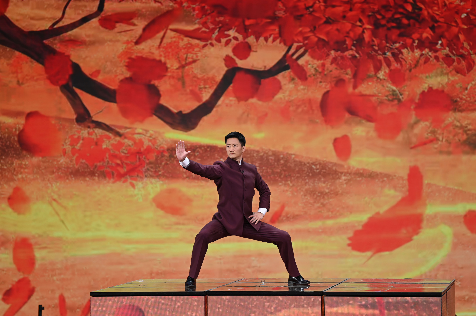 第18次登上春晚舞台,塔沟功夫小子表演武术节目《天地英雄》