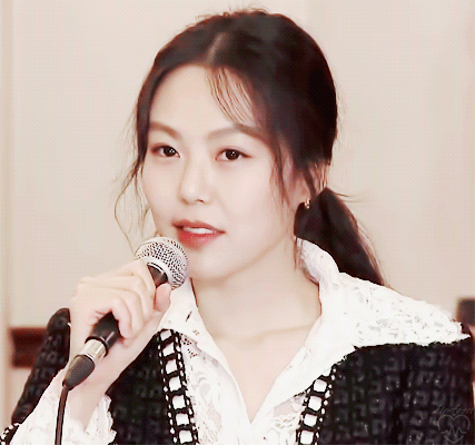 比如有的人会说金敏喜平平淡淡毫无美感.