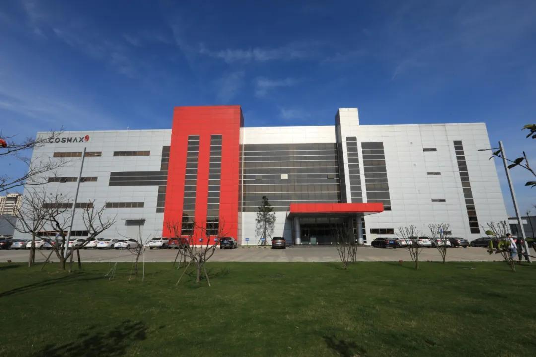 在刚刚过去的十月份,科丝美诗的产能再创新高,上海工厂与广州工厂单月