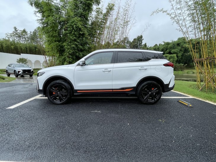 2021成都车展吉利博越x正式发布造型更年轻