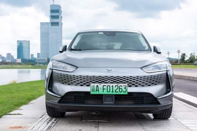 试驾赛力斯sf5:没有到不了的远方,只有不敢大脚的油门__凤凰网