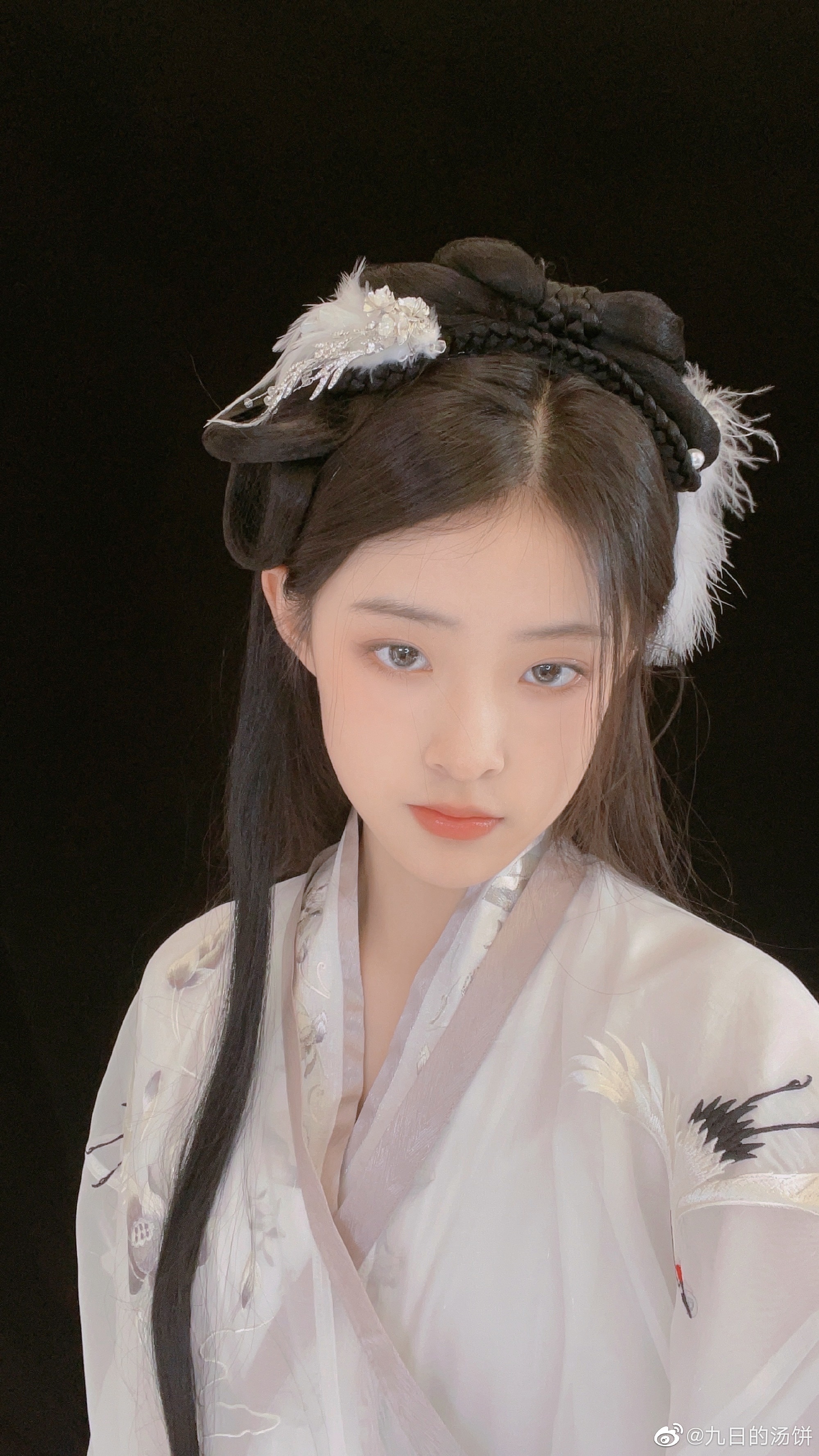 惊艳全网的"小戏骨"长大了!古装韵味十足,现代造型又美又飒__凤凰网