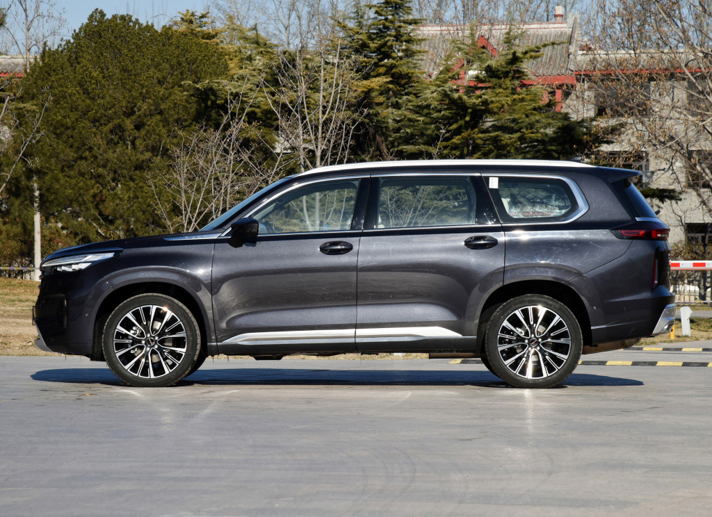 20万选中大型suv福特领裕星途揽月哪个更适合家用