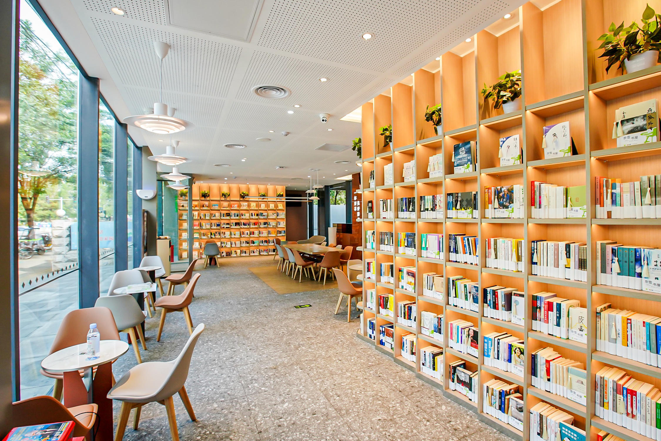 奈雪开书屋场景延伸能缓解新茶饮盈利焦虑吗