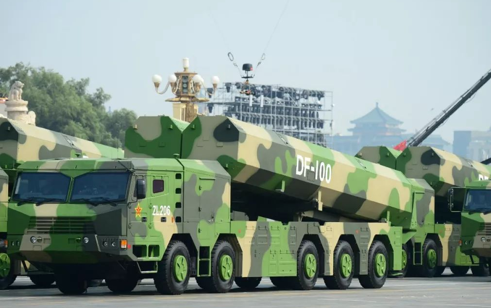 我们对外展示了一系列先进武器,比如东风17,长剑100等导弹,还有攻击2