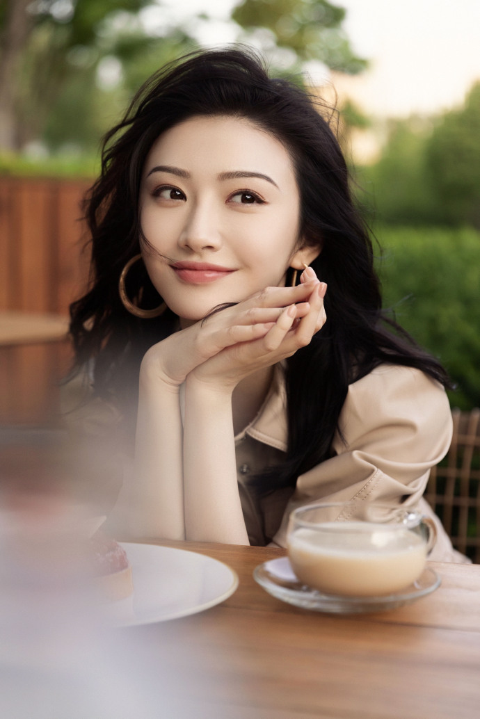 景甜最新写真曝光 妆容精致美艳迷人__凤凰网