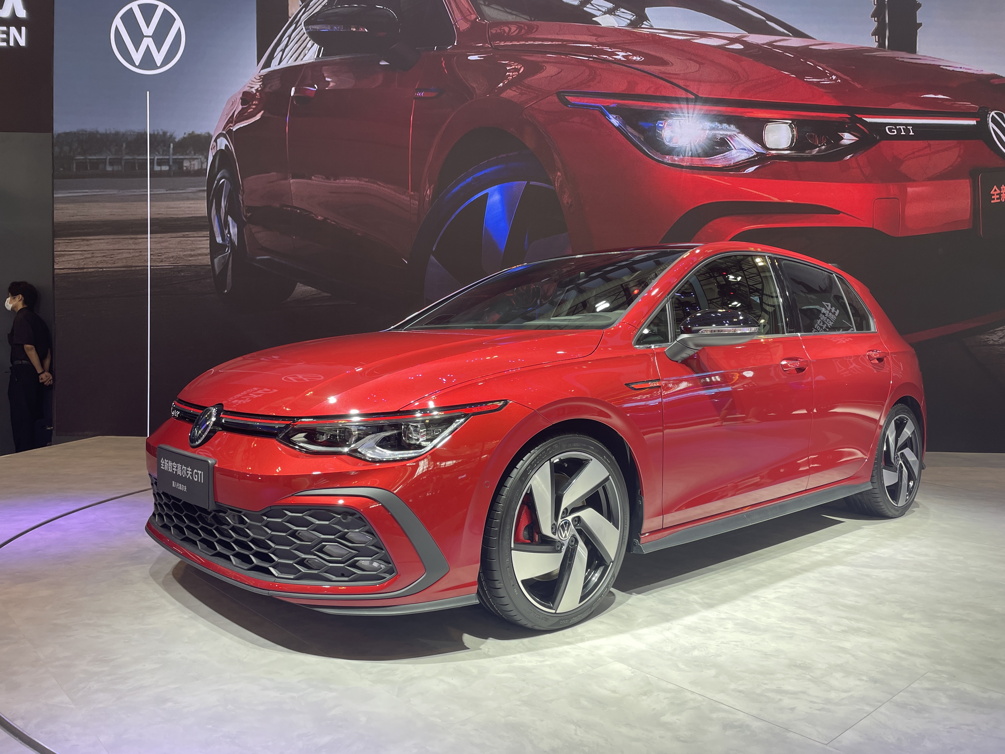 运动气息浓郁,动力不变,全新一代高尔夫gti 售价22.98万