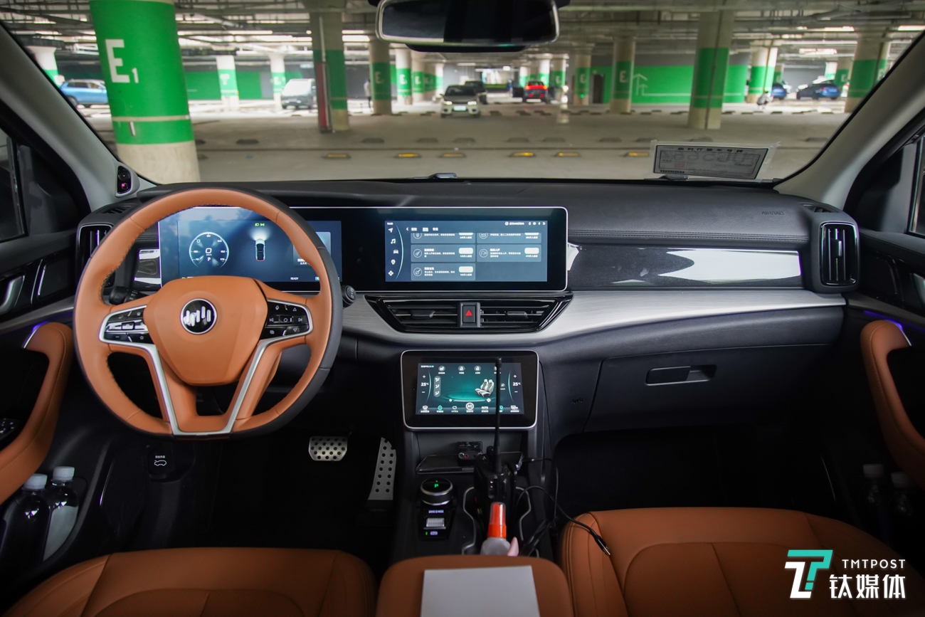 智能从场景化开始改变威马w6电动汽车试驾