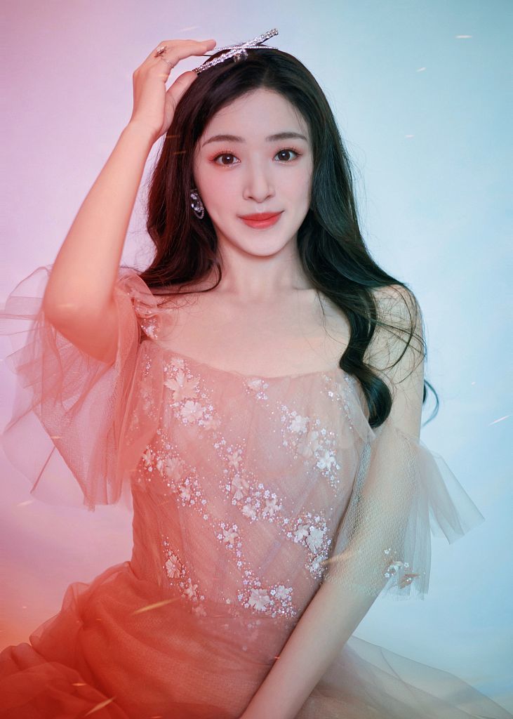 打开凤凰新闻,查看更多高清图片2021年8月12日讯,张含韵参加《披荆