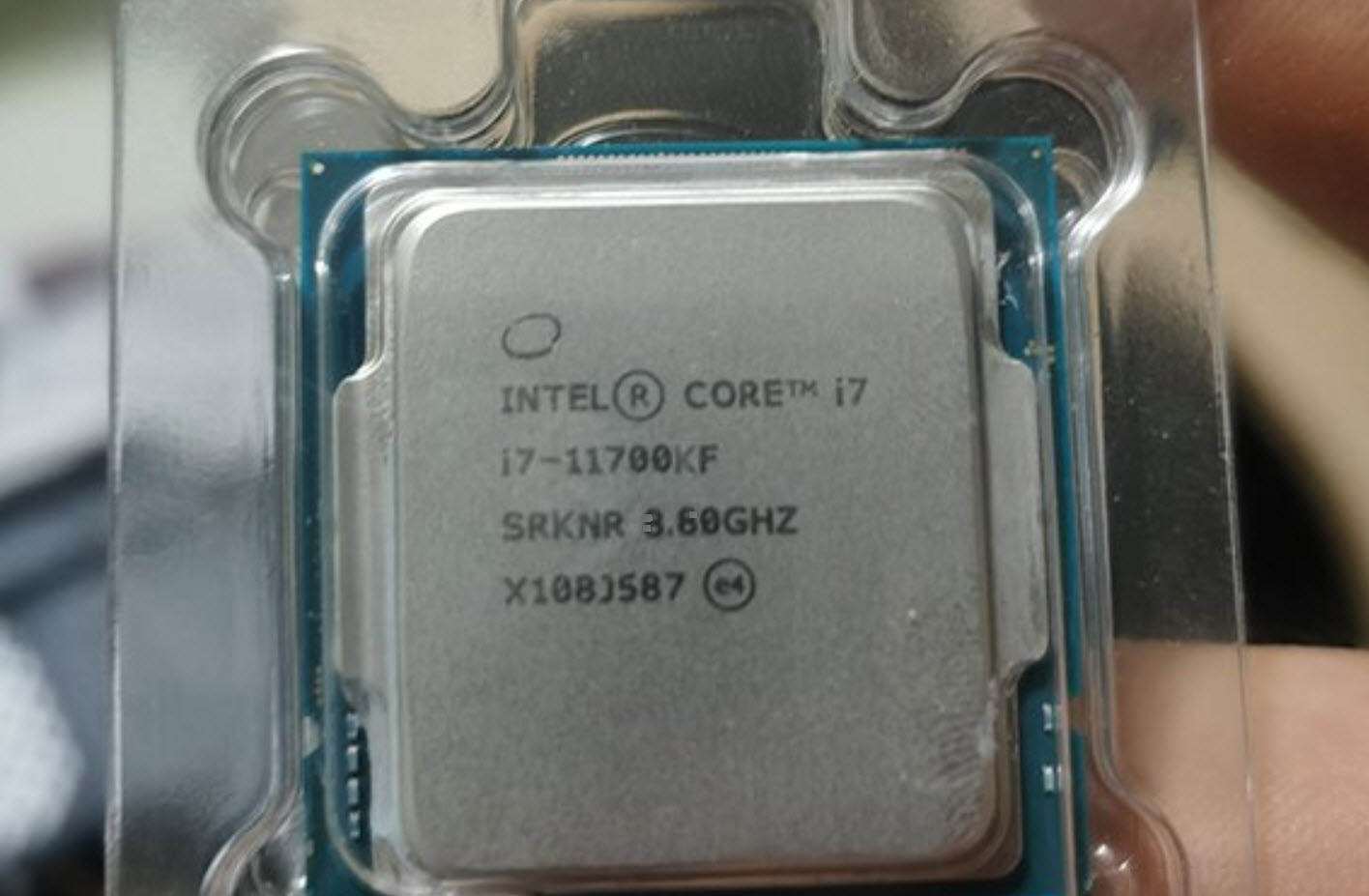 装台白色主流游戏机11代i711700kf配rtx3070ti电脑配置方案